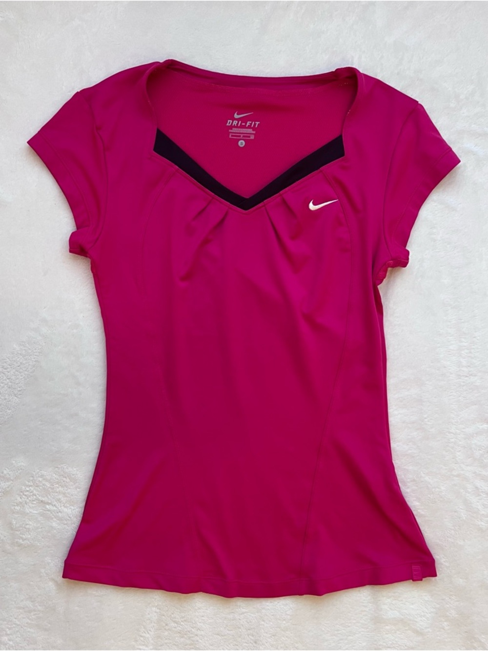 Nike Dry-Fit Women’s Fuchsia Tennis Outfit (2 pieces) - Picture 4 of 16